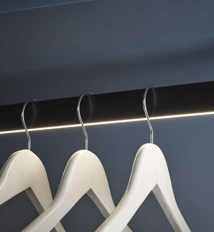 Tringle de penderie LED à recouper